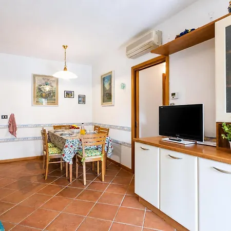 Casa Zini- With Shared Pool & Garden - Happy * Colà